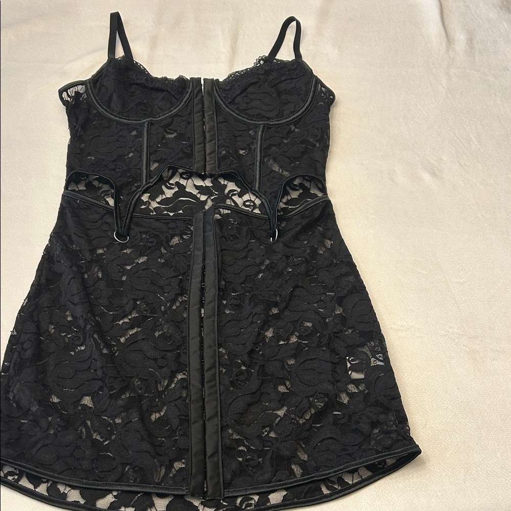 Elegant Black Lace Bustier